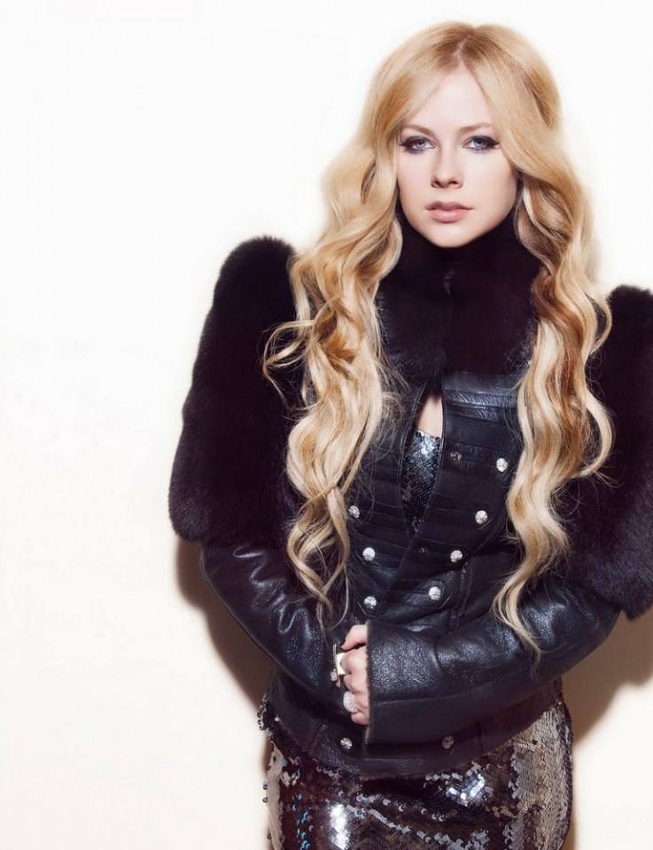 Avril Lavigne @ Glamoholic Magazine October 2013