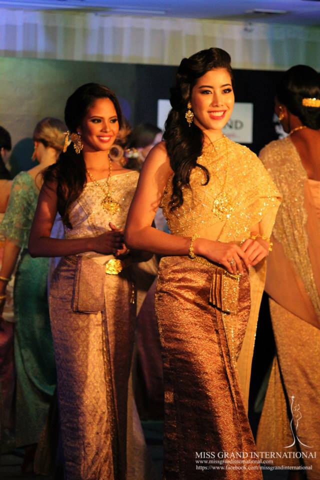 การเดินแบบชุดไทย ของผู้เข้าประกวด Miss Grand International 2013
