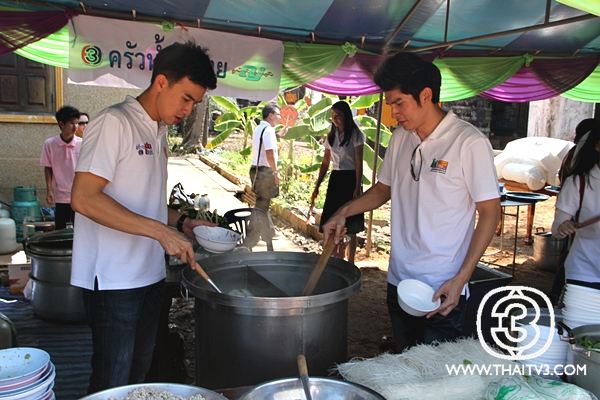 ภาพกิจกรรมดีดีเพื่อสังคม มูลนิธิครอบครัวข่าว 3 ร่วมกับกองทัพเรือ ลงพื้นที่ช่วยเหลือผู้ประสบอุทกภัย