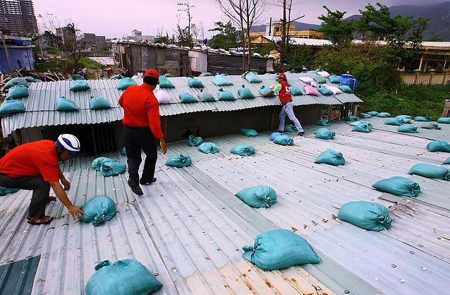 “พายุไต้ฝุ่นไห่เยี่ยน” ถล่ม “ฟิลิปปินส์” ตายอย่างน้อย 10,000 ราย