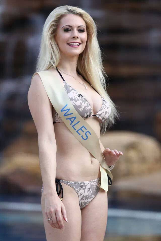 Miss Grand International 2013 in swimsuit