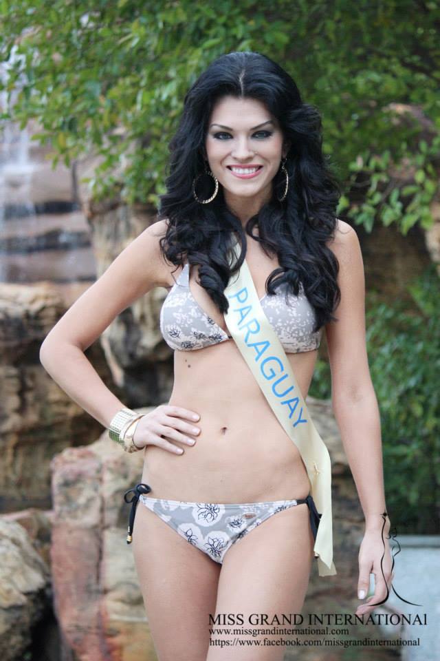 Miss Grand International 2013 in swimsuit