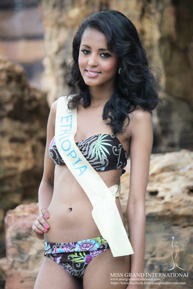 Miss Grand International 2013 in swimsuit