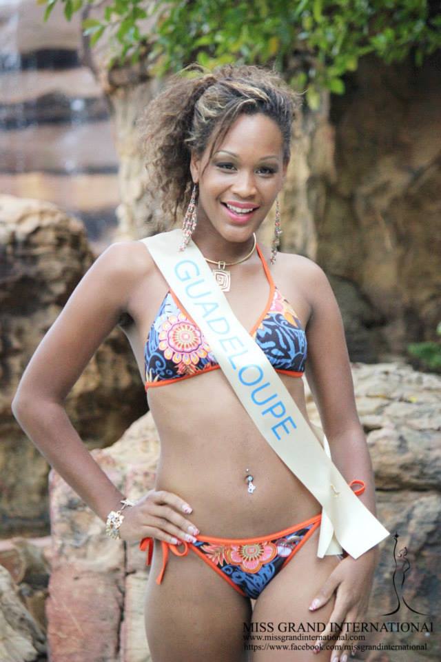 Miss Grand International 2013 in swimsuit