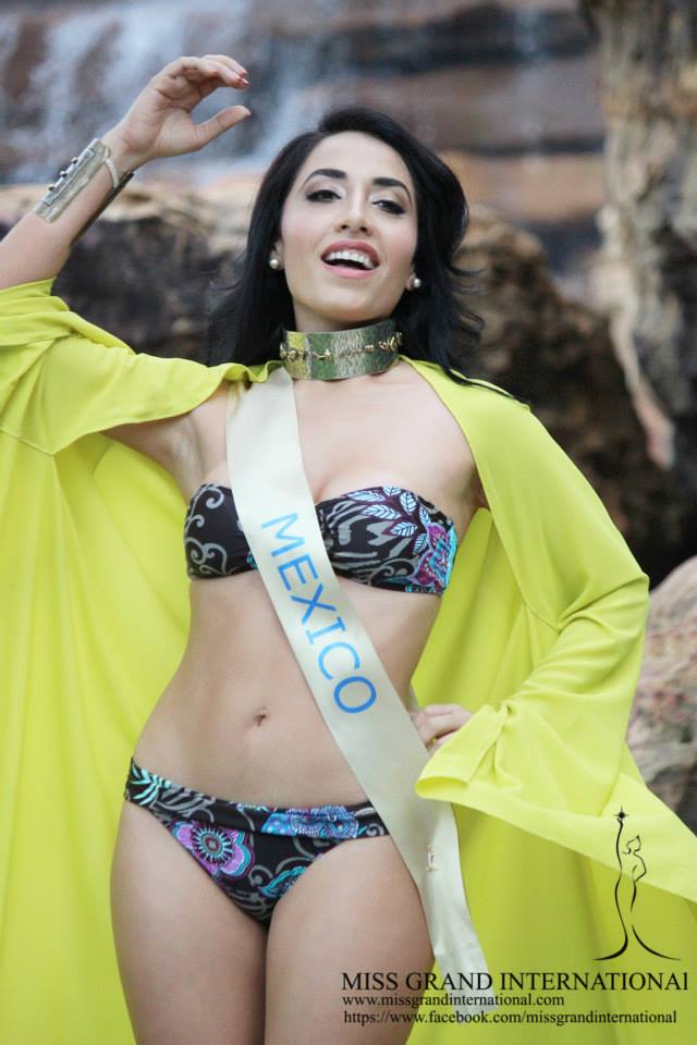 Miss Grand International 2013 in swimsuit