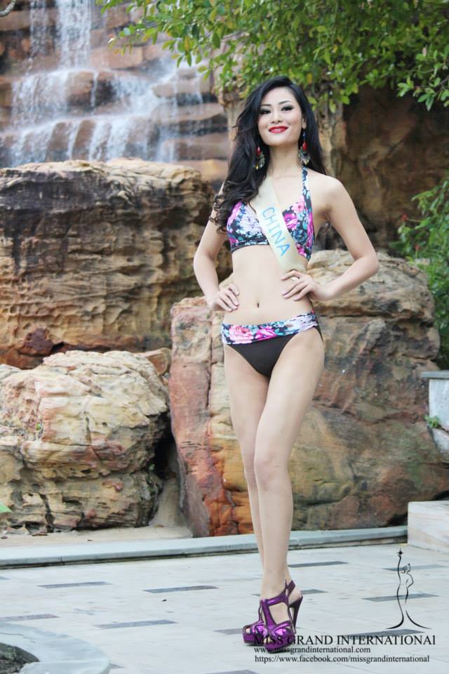 Miss Grand International 2013 in swimsuit