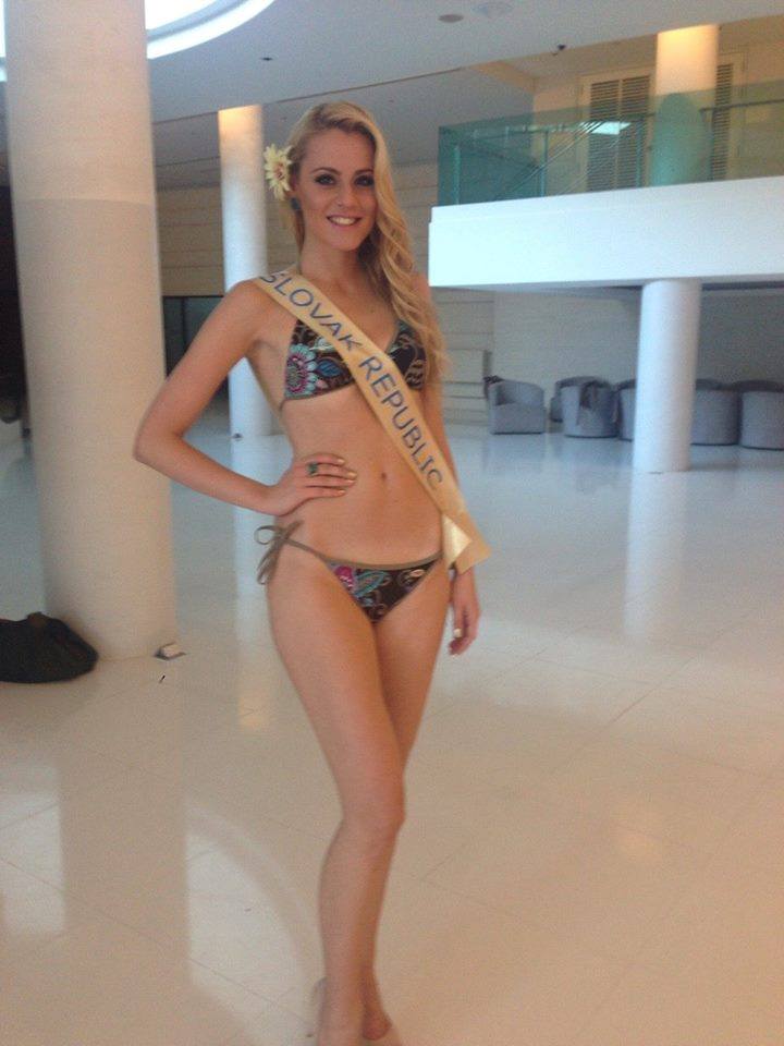 Miss Grand International 2013 in swimsuit