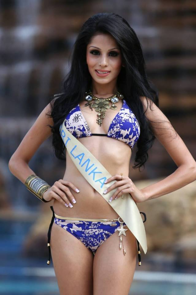 Miss Grand International 2013 in swimsuit