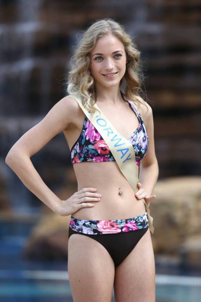 Miss Grand International 2013 in swimsuit