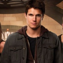 Robbie Amell