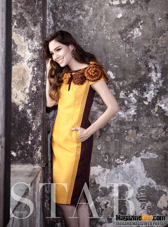 ชุดผ้าไทยพื้นบ้านโบราณ ในธีม Modern Silk Issu