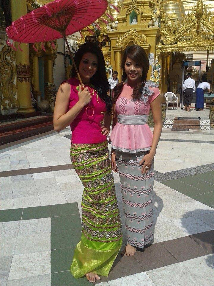 Miss Grand International 2013 and Miss Grand Myanmar 2013 Visit Shwedagon Pagoda in Myanmar