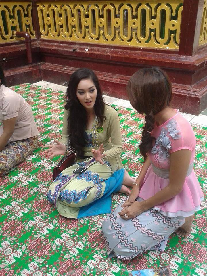 Miss Grand International 2013 and Miss Grand Myanmar 2013 Visit Shwedagon Pagoda in Myanmar