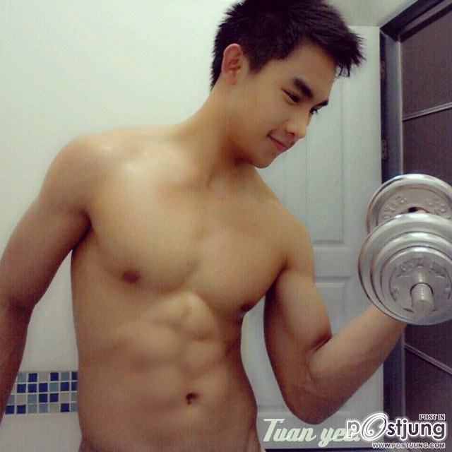 Tuan Yee หนุ่มหล่อ ม.บู