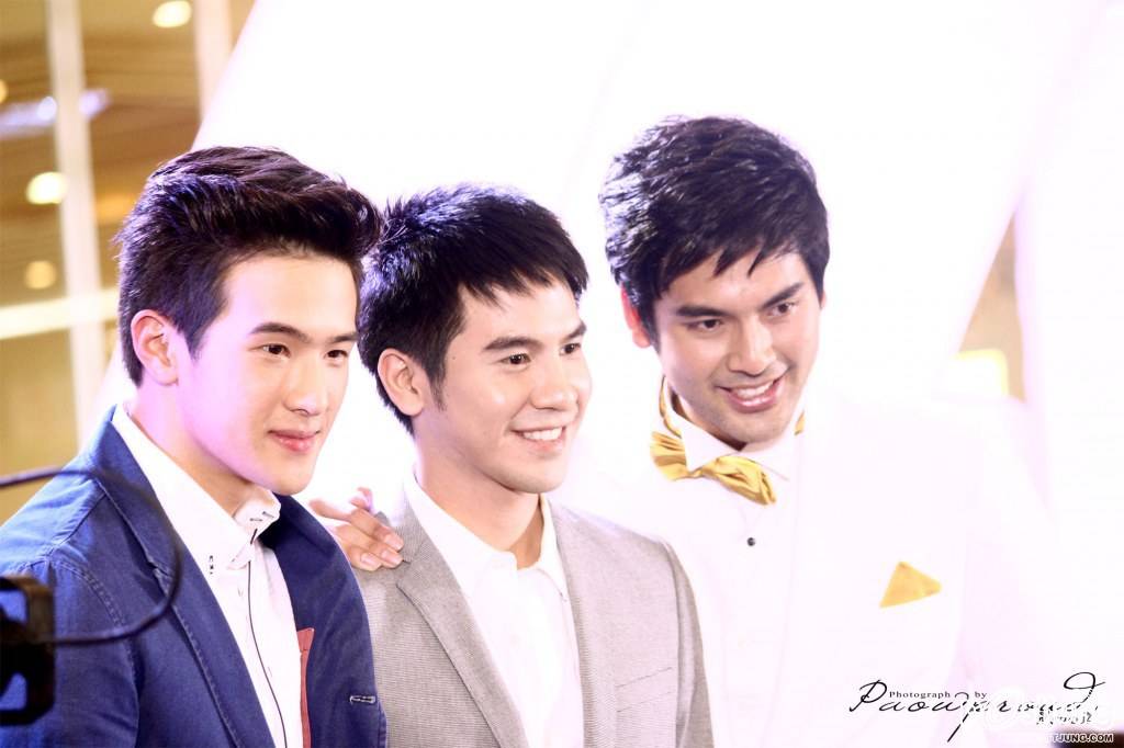 4คุณชายขาดไปหนึ่ง