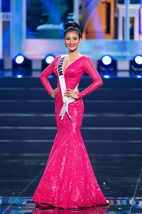 ชุดราตรีบนเวที Miss Universe 2013 สีสันสุดแซบตา