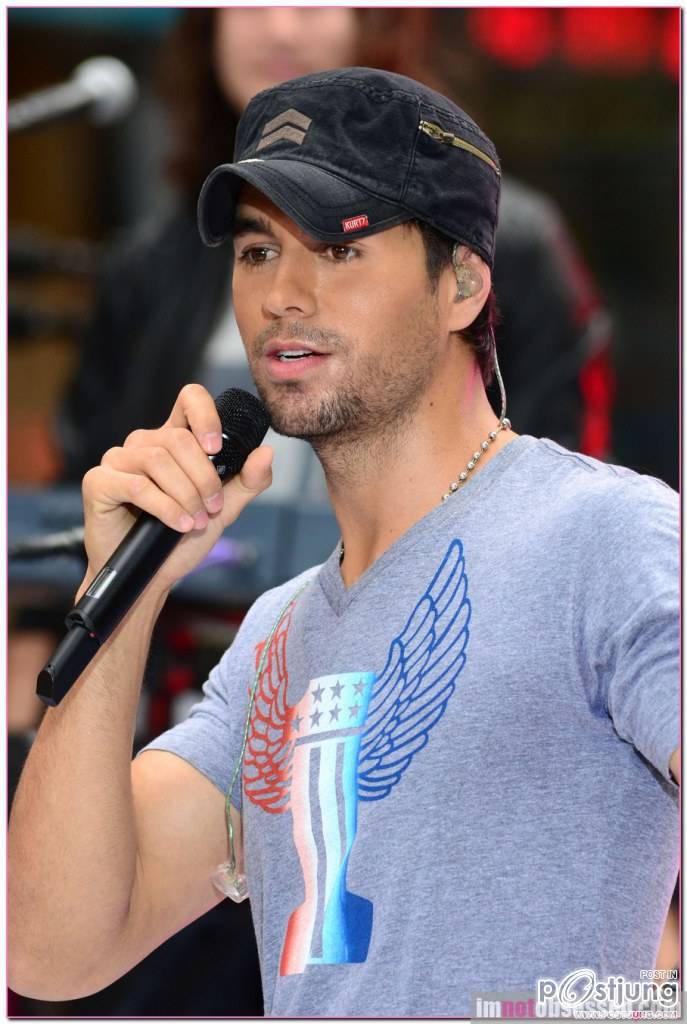 Enrique-Iglesias ตาสวยมาก