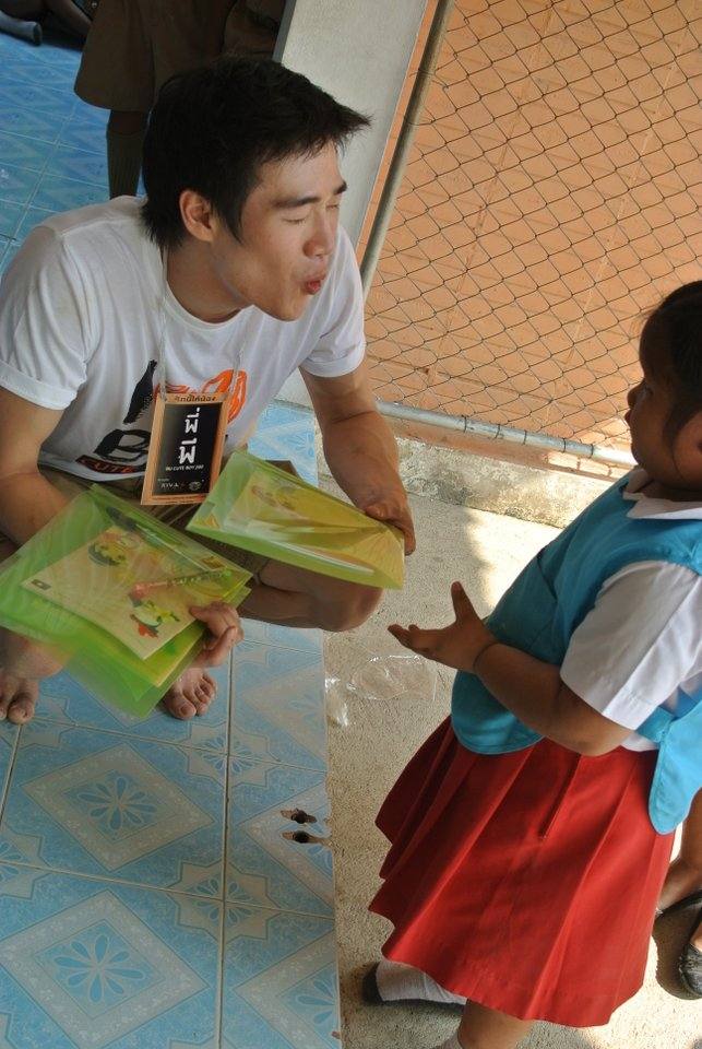 หนุ่ม ๆ ในกิจกรรม BUCuteboy ร่วมทำดี