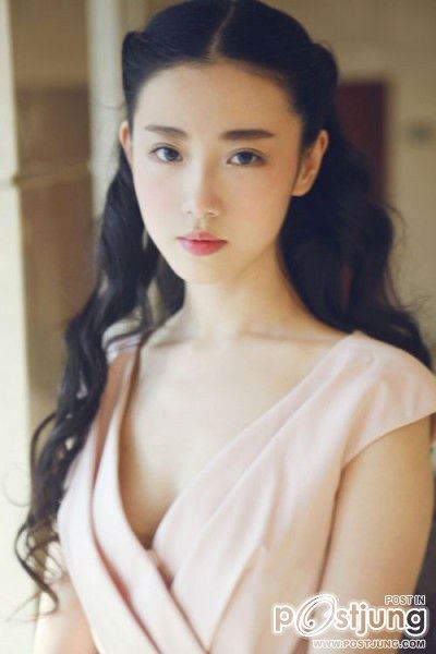 Xin Yuan Zhang  สาวจีนน่ารักบนโลกออนไลน์  ^ __ ^