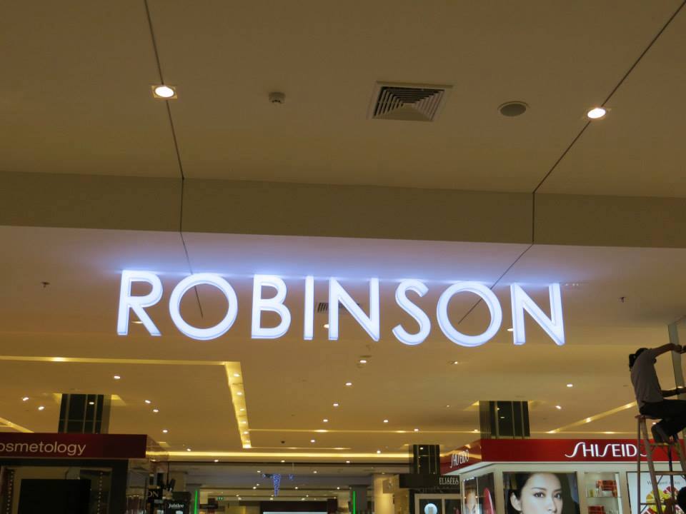 Robinson Surin  ( โรบินสัน สุรินทร์ )