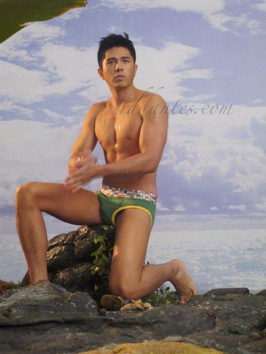 Paulo Avelino Bench