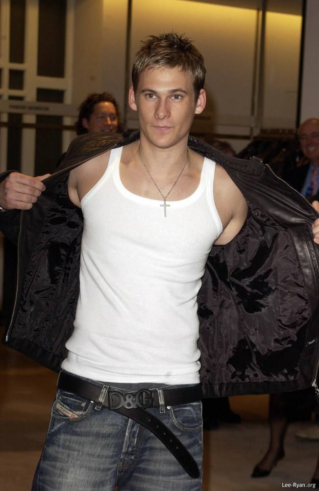 Lee Ryan ลี ไรอัน วง Blue ภาพหลุดช่วยตัวเอง ขณะแชทสาว ผ่านสไกป์