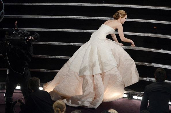 Jennifer Lawrence เปิดเผยถึงช่วงเวลาที่ล้มบนเวทีออสการ์