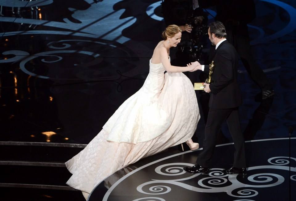 Jennifer Lawrence เปิดเผยถึงช่วงเวลาที่ล้มบนเวทีออสการ์