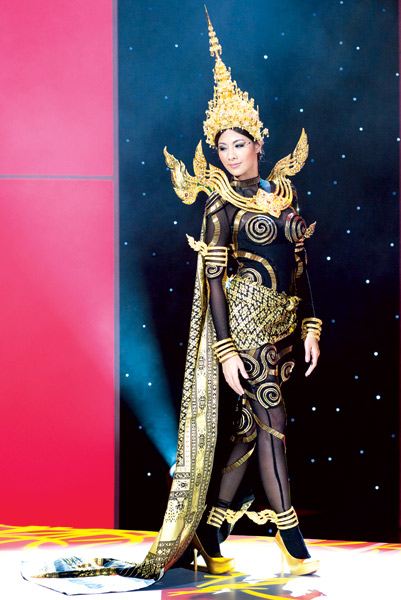 ชัญษร สาครจันทร์-2nd runner National Costume 2011