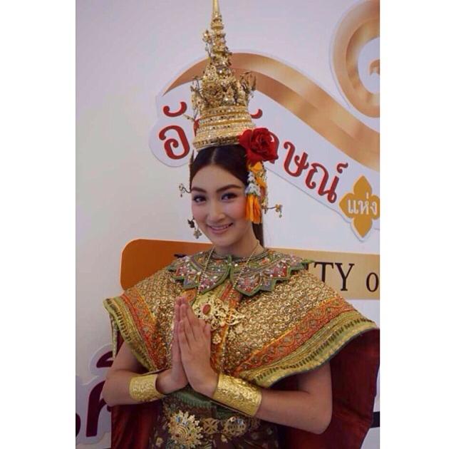 แพนเค้ก ในลุคส์ชุดไทย