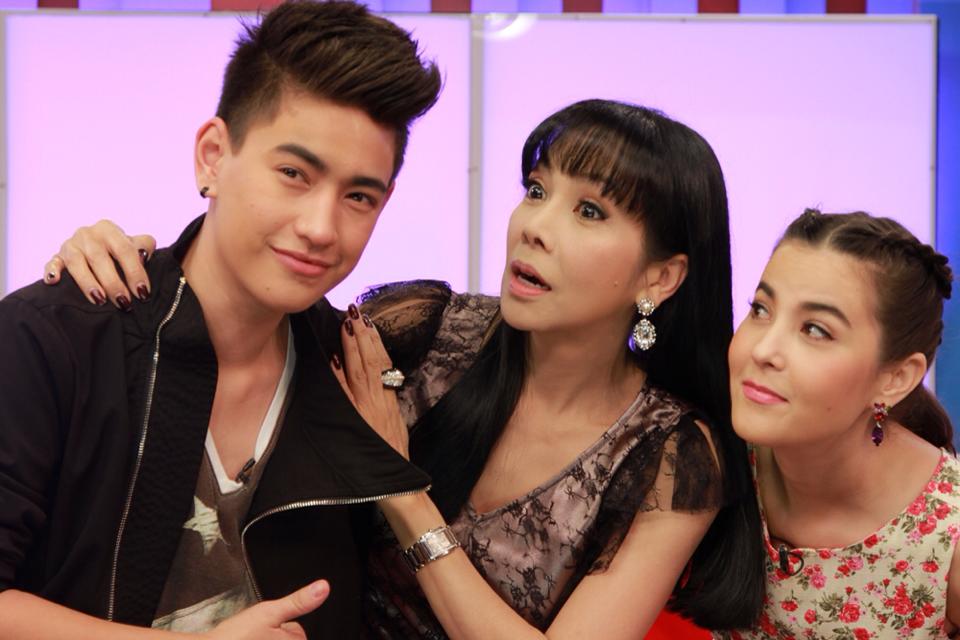 ซี ภูวรินทร์ & ปอย ตรีชฎา @ รายการ ตื่นมาคุย (29-1-14)