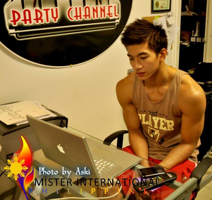 Mister Philippines International 2013 Gil Wagas