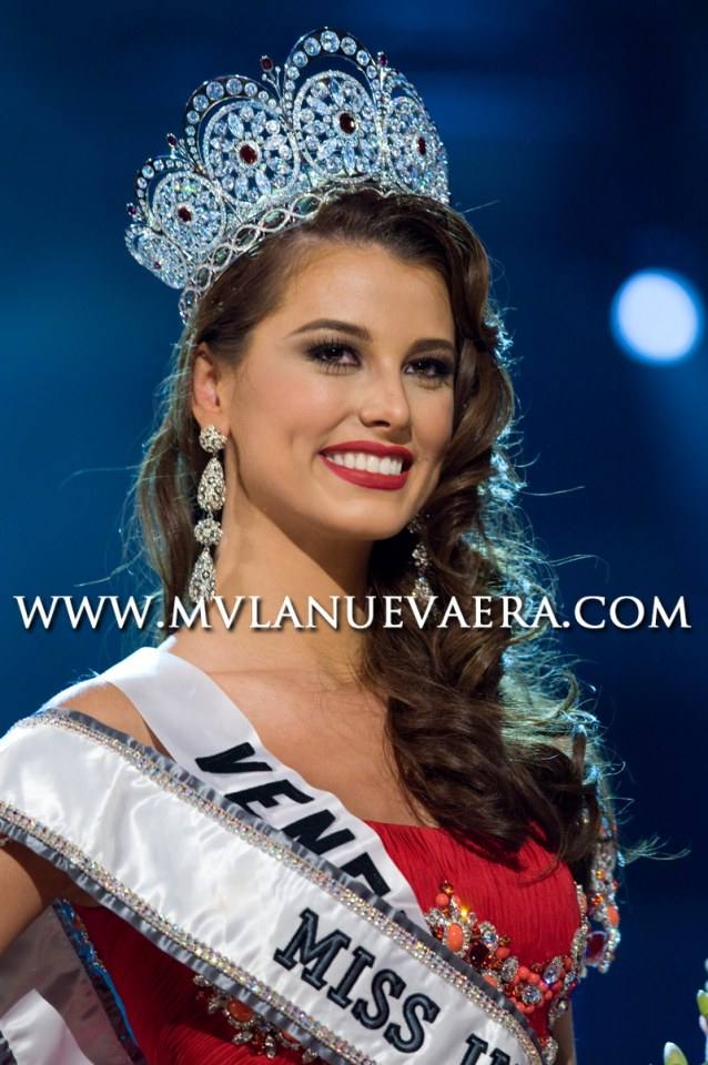 Stefania Fernandez @ Miss Universe 2009