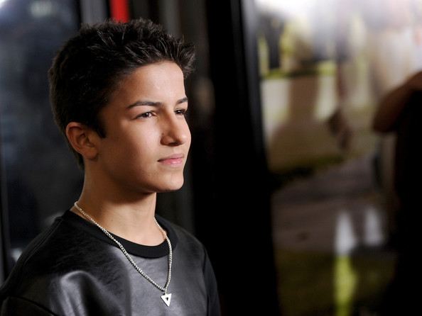 aramis knight มิสเตอร์บีน ใน Ender Gameสงครามพลิกจักรวาล