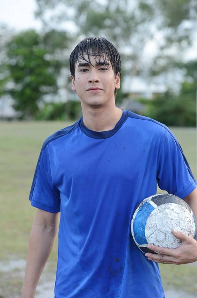 ณเดชน์-คุกิมิยะ เล่นฟุตบอลยังหล่อเป๊ะสุดเพอร์เฟค