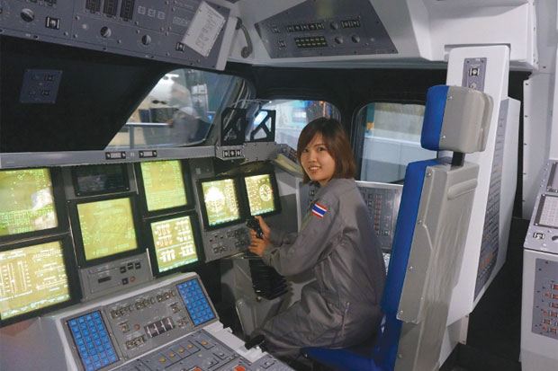 กริ๊ด!!! แสดงความยินดีกับหญิงไทยคนแรกที่ได้เดินทางไปท่องอวกาศ ปี2558