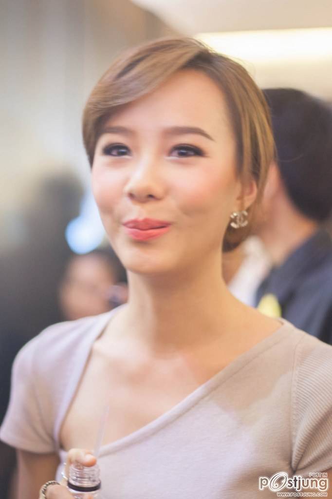 Toey Jariporn, Koolcheng Trịnh Tú Trung - Timeline Premiere