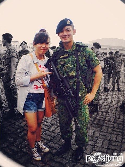 หนุ่มน้อยทหารสิงคโปร์ น่ารักอ่ะ