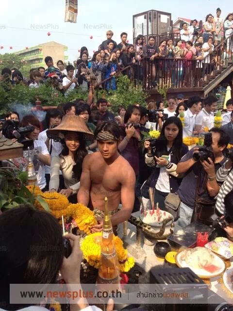 ภาพงานบวงสรวง แผลเก่า ภาพยนต์เรื่องล่าสุดของนางเอกพันล้าน ใหม่ ดาวิกา