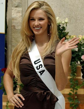 Shandi Finnessey @ Miss Universe 2004