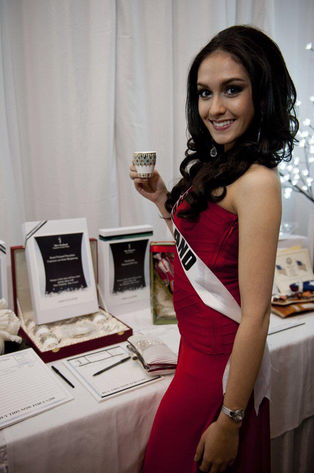 Nutpimon Farida Waller @ Miss Universe 2012