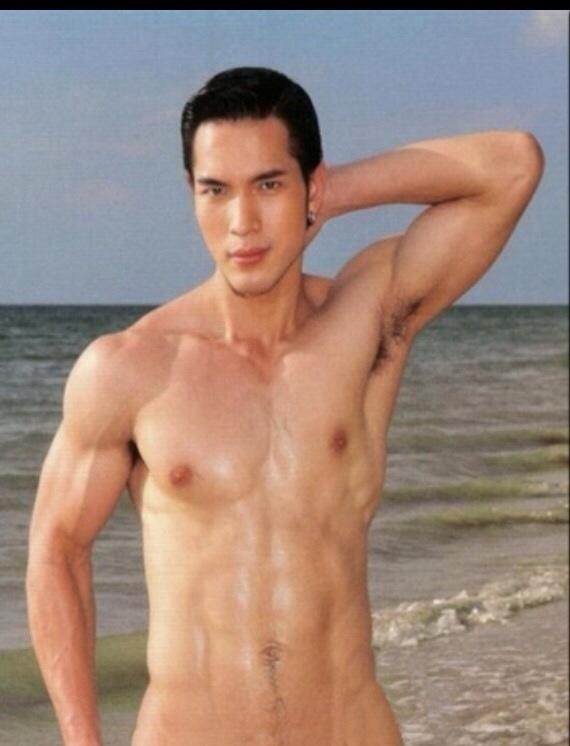 เฝ้ารอคอยการถ่ายแบบnaked issue (แก้ผ้า) ของดาราไทยสุดหล่อเซ็กซี่ของสองท่านนี้