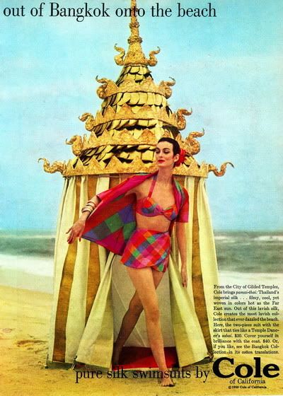 นี่เป็นภาพที่เด็ดที่สุด คือ นางแบบ Carmen Dell'Orefice ถ่ายโฆษณาซุ้มทรงเจดีย์ไทยของ cole แบรนด์ดัง