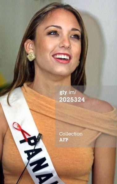 Stefanie de Roux Miss Panama 2003