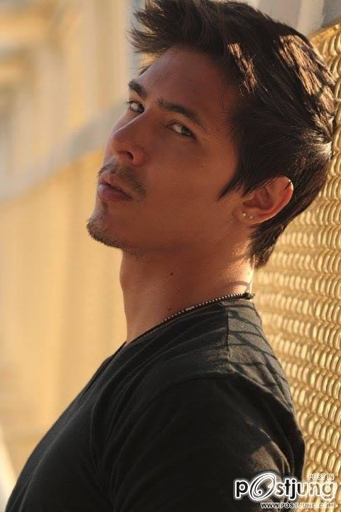 LEWIS TAN หล่อโดน