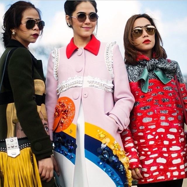 3 สาวไทย ตะลุยเมืองแฟชั่นที่ @paris fashion week นำทีมโดย ชมพู่ อารยา เจ้าแม่แฟชั่นของเมืองไทย