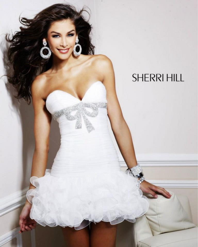 MUO in Sherri hill dress Model