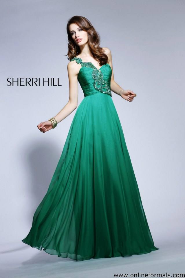 MUO in Sherri hill dress Model