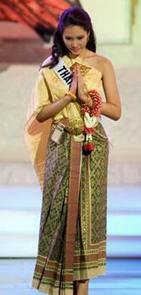 Charm Osathanond @ Miss Universe 2006