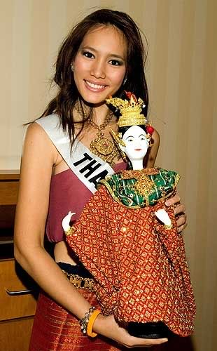 Charm Osathanond @ Miss Universe 2006